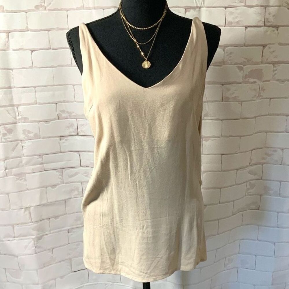 NWOT!! Vici Soft V-Neck Tailored Tank/Camisole Tan Size Large